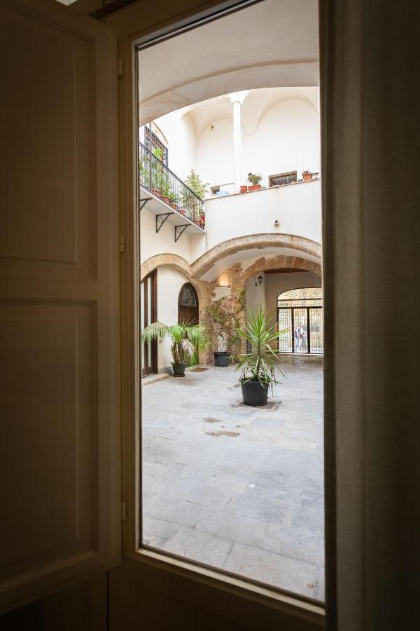 Corte Dumas Palermo Esterno foto